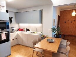 Elegant Apartment in Acropolis