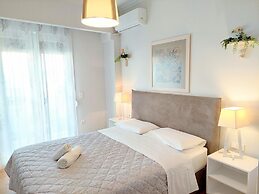 Elegant Apartment in Acropolis