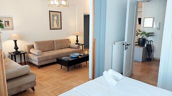 Elegant Apartment in Acropolis