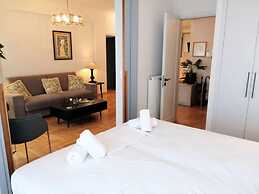 Elegant Apartment in Acropolis