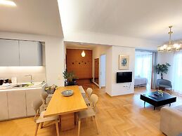 Elegant Apartment in Acropolis