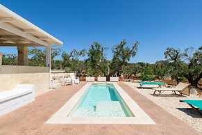 Trullo Cecapesce con Piscina by Wonderful Italy