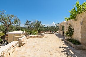 Trullo Cecapesce con Piscina by Wonderful Italy