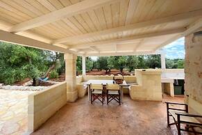 Trullo Cecapesce con Piscina by Wonderful Italy