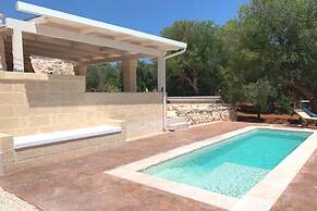 Trullo Cecapesce con Piscina by Wonderful Italy