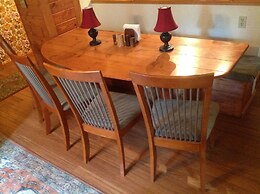 Sweet Retreat Movie Theater, Poolping-pong, Bbq, Summer Swimming