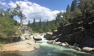 Sweet Retreat Movie Theater, Poolping-pong, Bbq, Summer Swimming