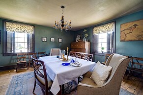 Cumberland House - A Cozy Historical Stay