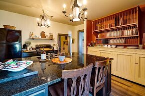 Cumberland House - A Cozy Historical Stay