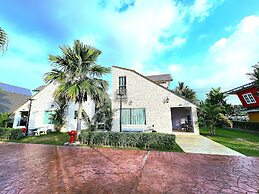 Apinya Resort Bangsarey