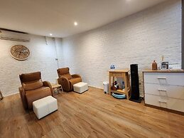 Apinya Resort Bangsarey