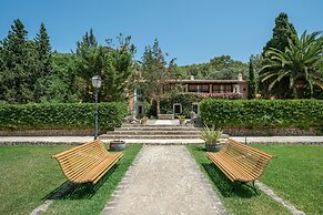 Rondaia Suites & Villas