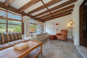 Rondaia Suites & Villas