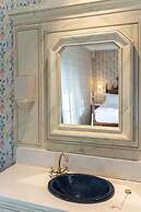 Rondaia Suites & Villas