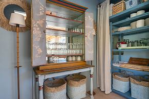 Rondaia Suites & Villas