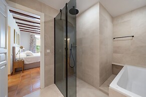 Rondaia Suites & Villas