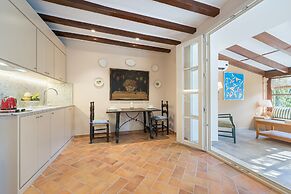 Rondaia Suites & Villas