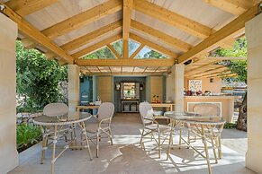 Rondaia Suites & Villas