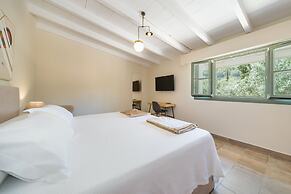 Rondaia Suites & Villas