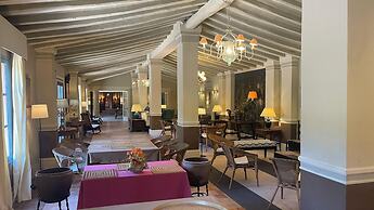 Rondaia Suites & Villas