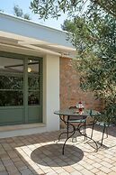 Rondaia Suites & Villas