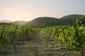 Rondaia Suites & Villas