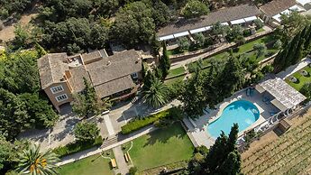 Rondaia Suites & Villas