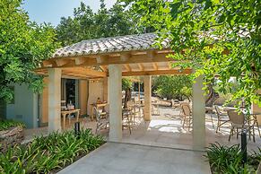 Rondaia Suites & Villas