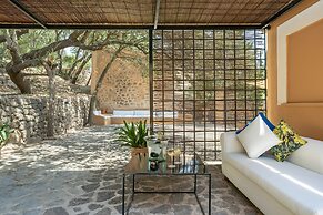 Rondaia Suites & Villas