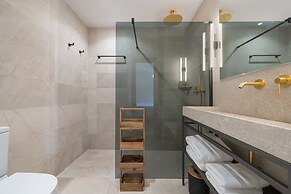 Rondaia Suites & Villas