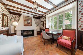 Rondaia Suites & Villas