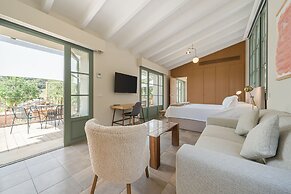 Rondaia Suites & Villas