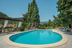 Rondaia Suites & Villas