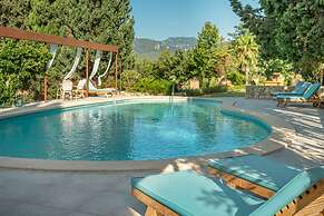 Rondaia Suites & Villas