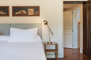 Rondaia Suites & Villas