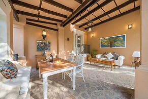 Rondaia Suites & Villas