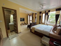 Sangita Resorts Naukuchiatal