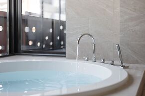 THE skM TOKYO HOTEL&DINING