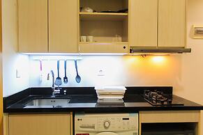 Minimalist 1Br With City View At The Mansion Kemayoran Apartment
