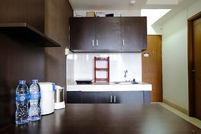 Simply Homey 2Br At 11St Floor Pinewood Apartment