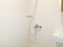 Elegant And Cozy Studio Barsa City Apartment