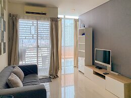 2Br Apartment With Queen Bed (Single Bed X2) At Gp Plaza