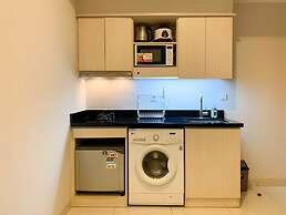 Lavish And Elegant 1Br At The Mansion Kemayoran Apartment