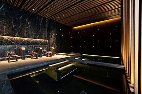 SILQ Hotel And Residence