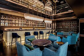 SILQ Hotel And Residence