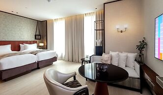 SILQ Hotel And Residence