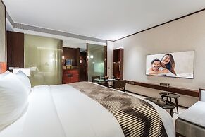 SILQ Hotel And Residence