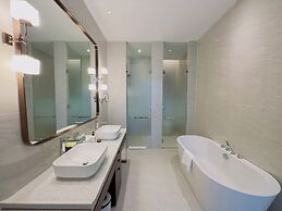 SILQ Hotel And Residence