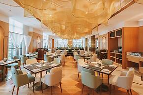 SILQ Hotel And Residence