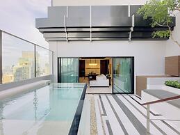 SILQ Hotel And Residence